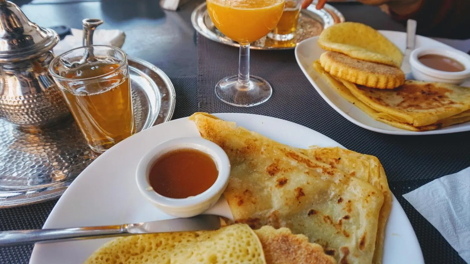 Msemen et confiture du petit-déjeuner